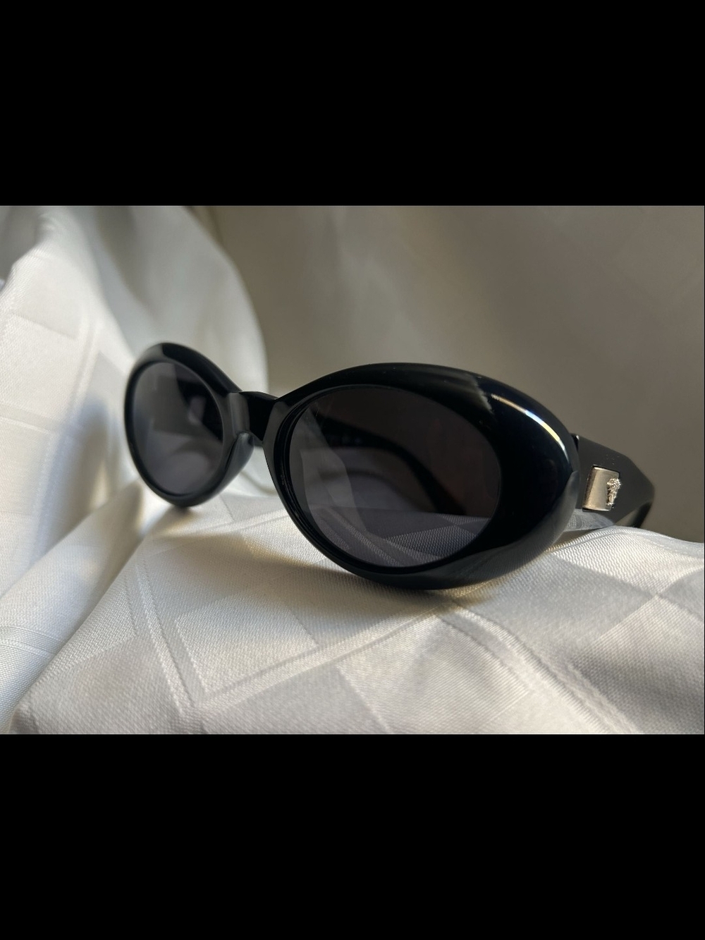 Gianni Versace VTG Medusa Head Black Oval Sunglasses Made In Italy 90s